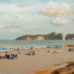 Ponta Negra em Natal: o que torna esse destino tão especial no Nordeste